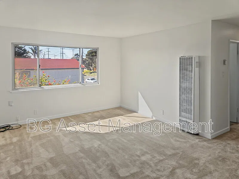 2 bed, 1.0 bath, 950 sqft, $2,350 — Photo 2