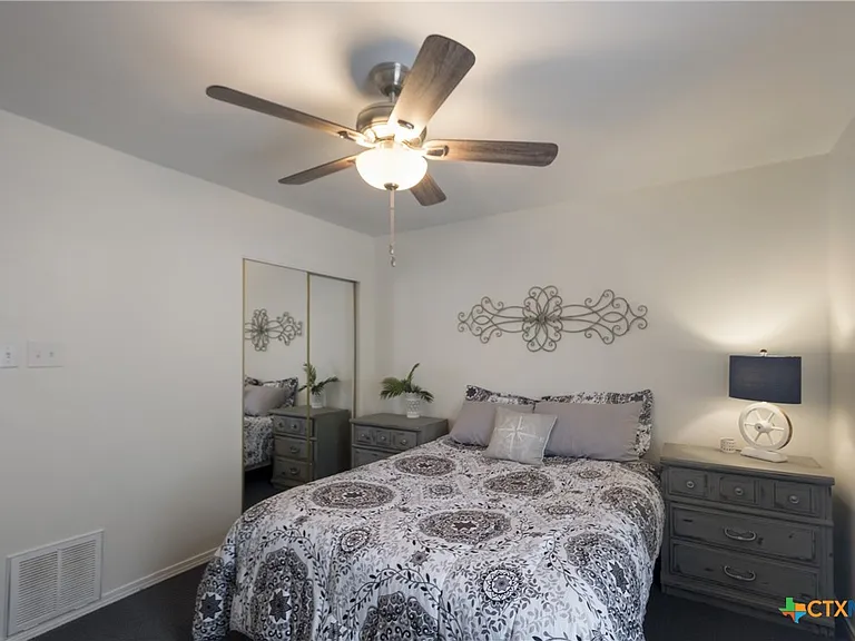 1135 Parkview Dr #C16 — Photo 13