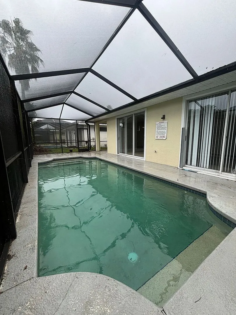 Building Photo - 2915 Sunset Lakes Blvd
