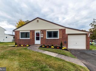 176 Westbury Dr, Warminster, PA 18974