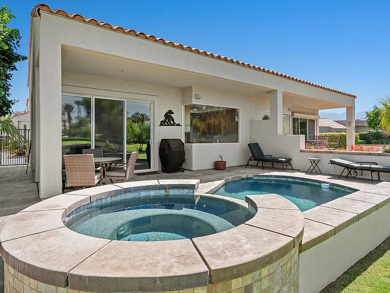 48 Pebble Beach Dr — Photo 33