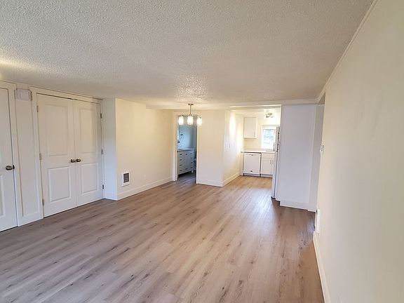 2nd image of 15358 NE Dopp Rd