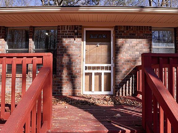 3rd image of 220 Winding Stream Trl