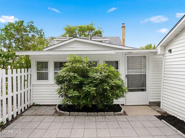1208 Maplewood Rd, Belmar, NJ 07719