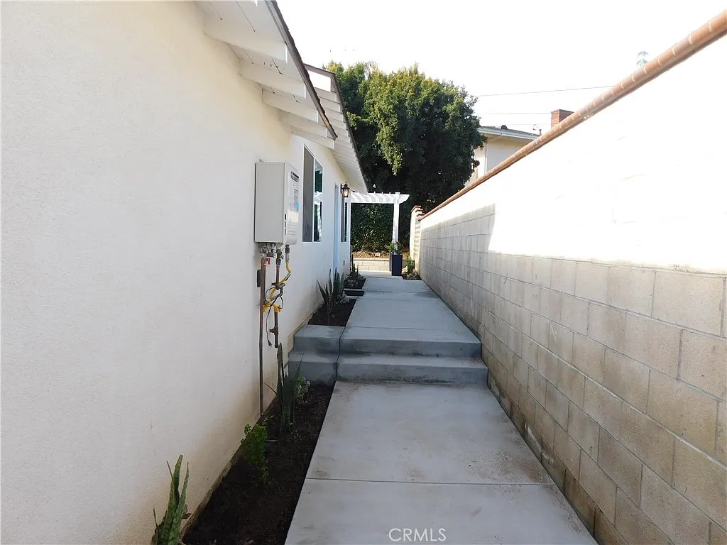 1 bed, 623 sqft, $2,800 — Photo 3