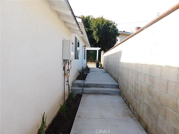 3rd image of 1111 Carol St #2