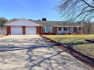 560 Carson Rd, Pilot Mtn, NC 27041