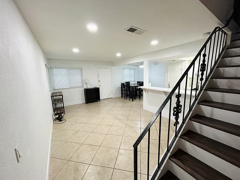 1721 Normandy Pl #C — Photo 6