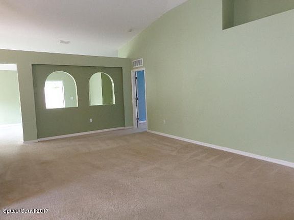 3rd image of 936 Mason Dr