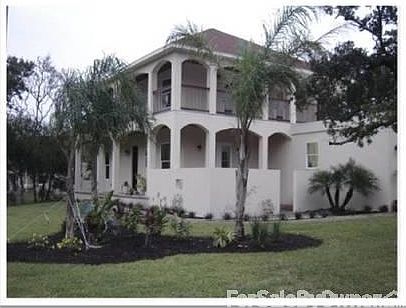 Front Corner
						:
						Tropical foliage