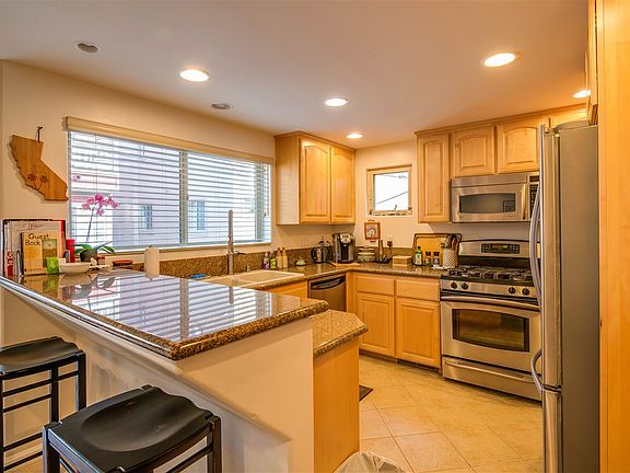 5th image of 834 Ormond Ct
