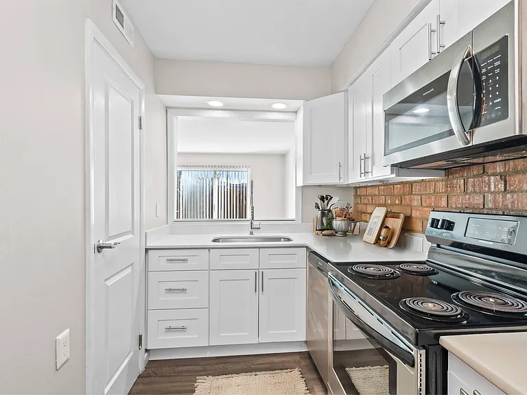 4901 Whitton Pl — Photo 1