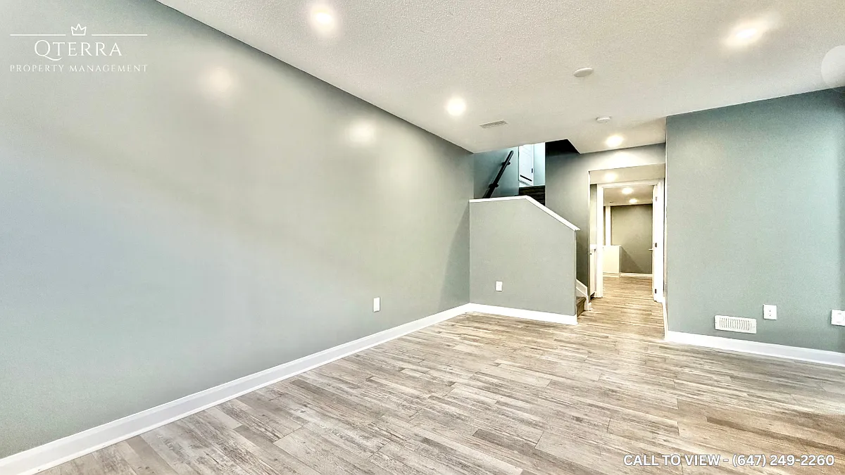 Building Photo - 137 Gardenpost Ter #2