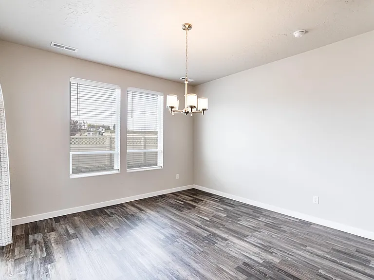 1935 W Heavy Timber Dr — Photo 16