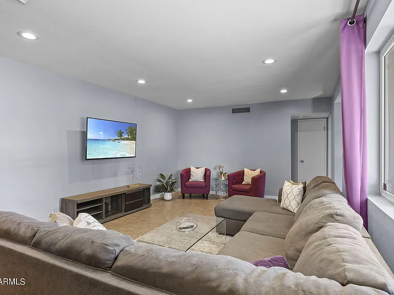 8308 E Minnezona Ave — Photo 10
