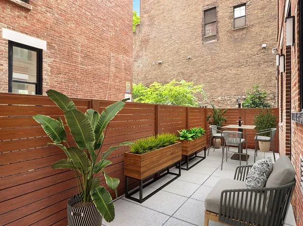 344 W 72nd St #Townhouse 1, New York, NY 10023