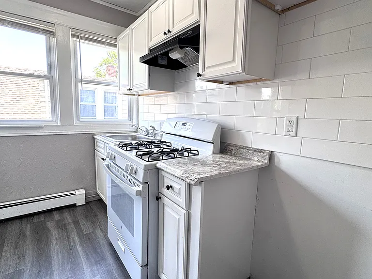 50 Glendale Ave #5 — Photo 6
