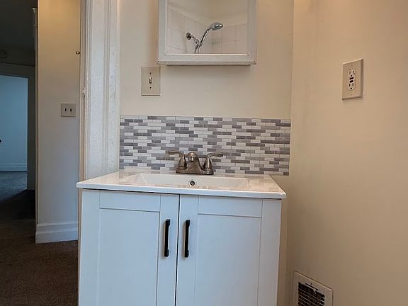5th image of 1475 Coutant Ave #1475