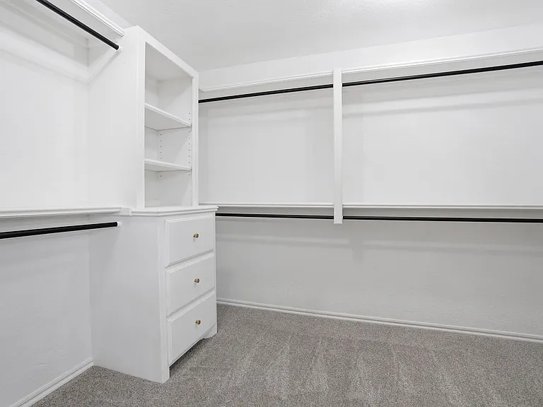 3102 NE Heritage Dr — Photo 36