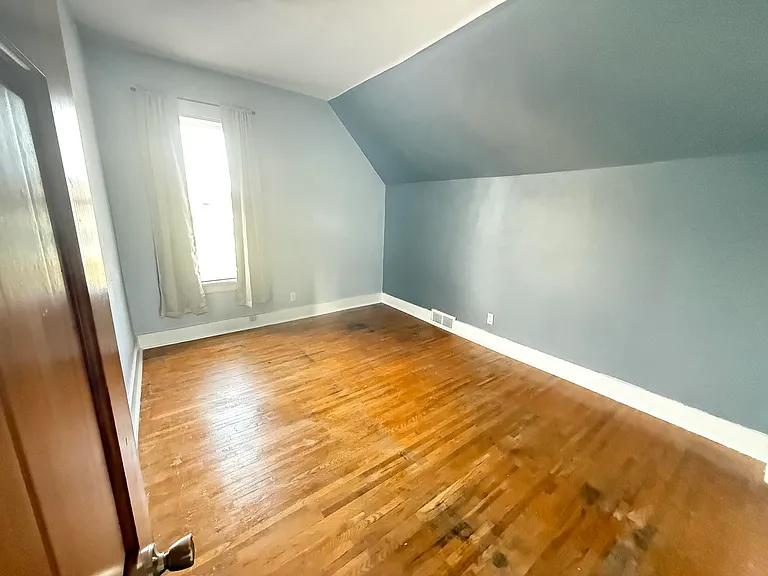 713 Terrace Ave #1/2 — Photo 9