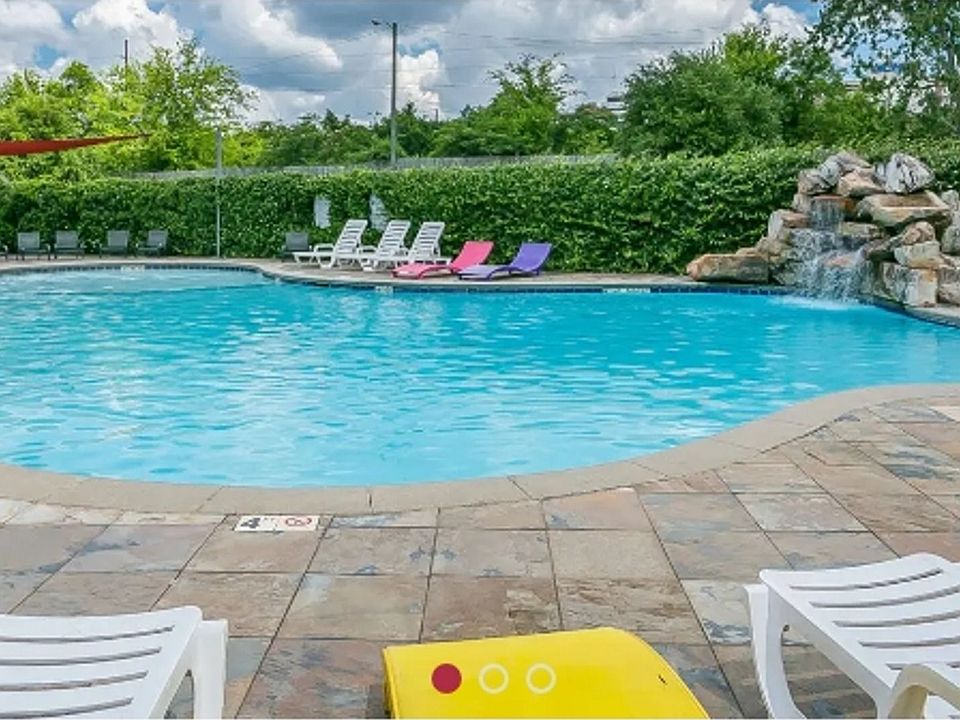 1st image of 600 13th St #516