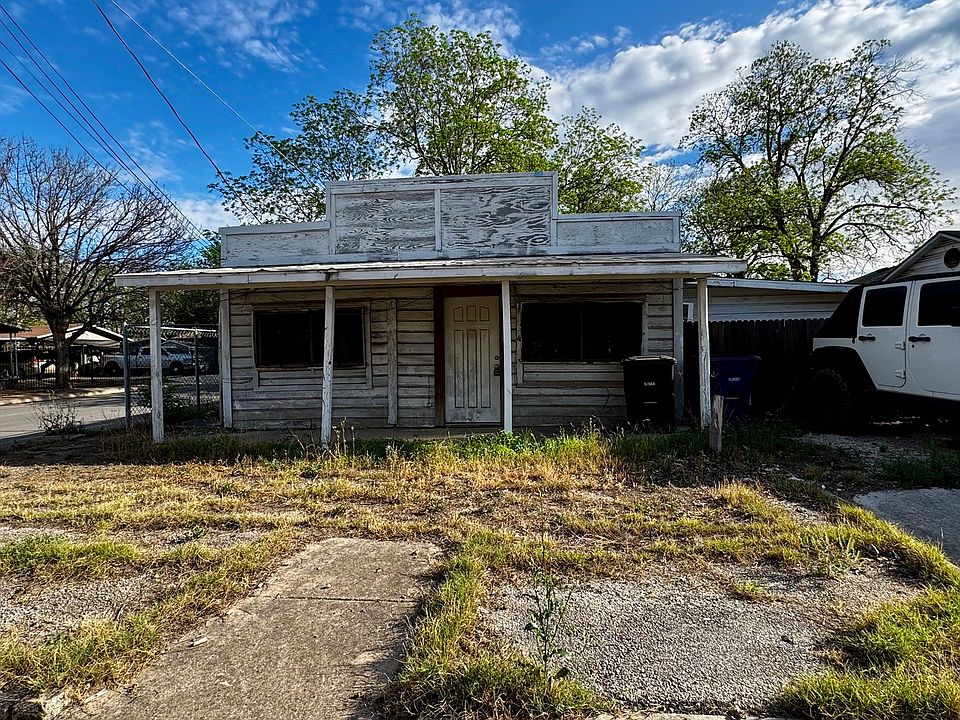 1st image of 300 Queretaro St