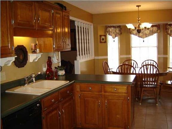 Kitchen with Breakfast Area