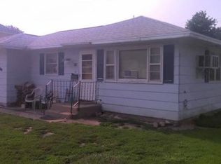 108 E Locust Ave, Plainview, NE 68769