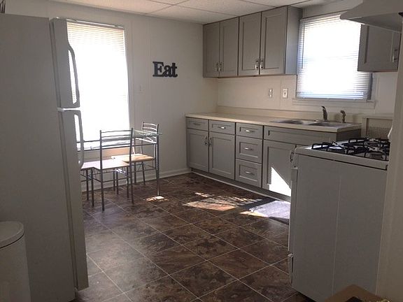 3rd image of 63 Stevens Ave Floor 2