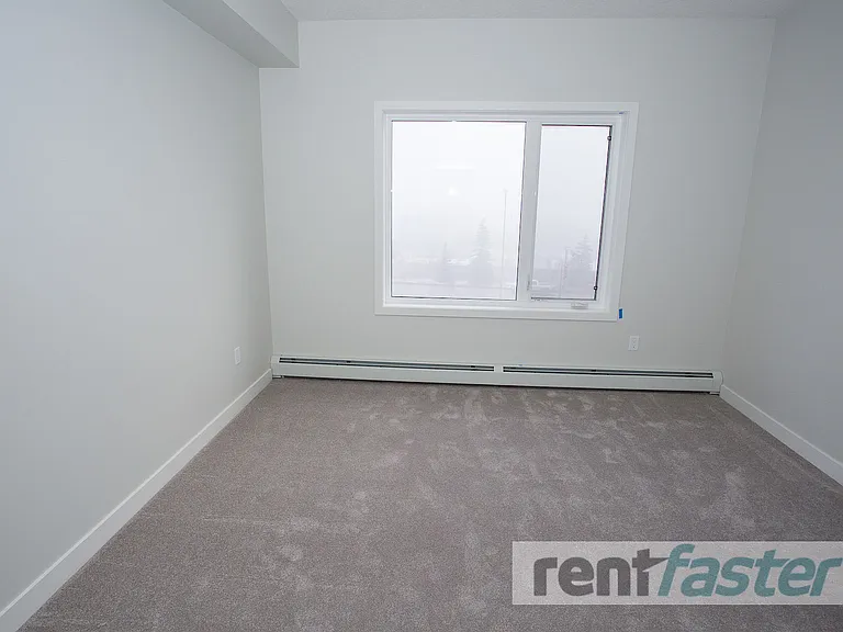 588 Griesbach Parade NW — Photo 29