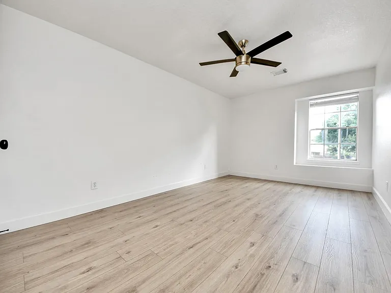 13515 Scarab Dr — Photo 31