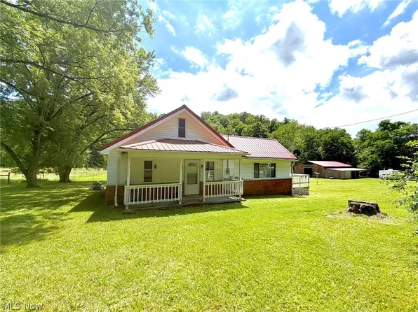 3936 Laurel Creek Rd, Waverly, WV 26184