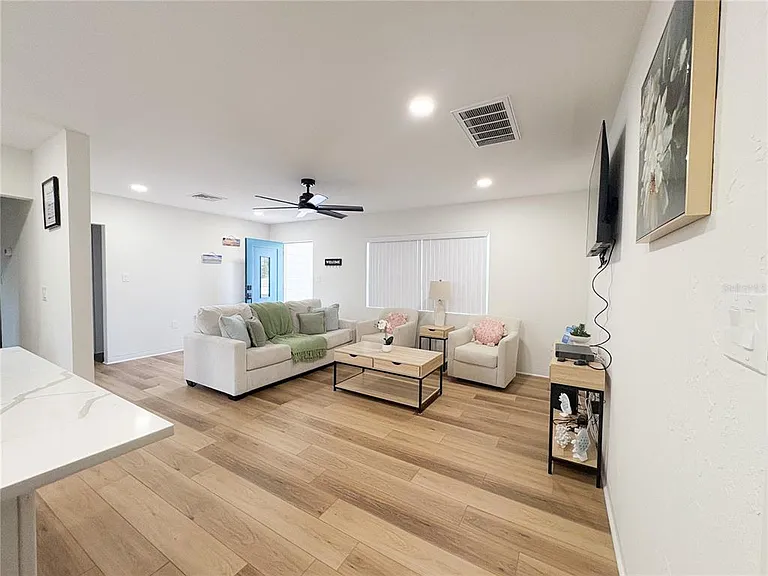 3054 Adrian Ave — Photo 11