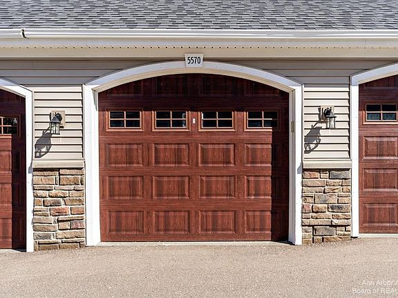 4th image of 5570 Arbor Chase Dr