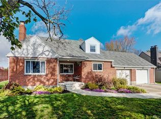 925 E Stroop Rd, Dayton, OH 45429