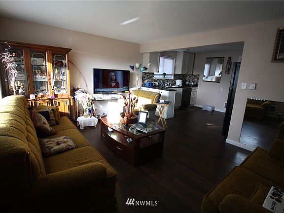 4th image of 1561 to 1563 S 35th Street