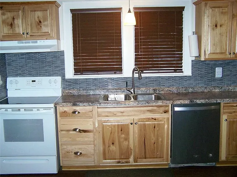 714 W Hull St — Photo 8