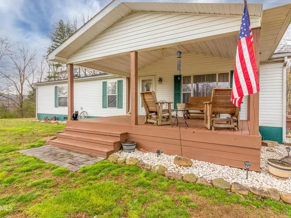 451 Aaron Ln, Oakdale, TN 37829