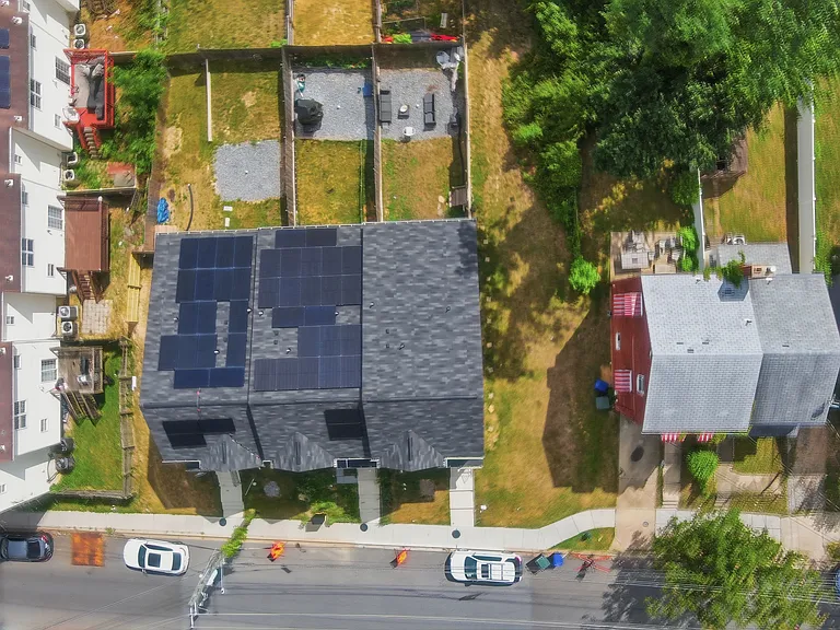 1433 Howard Rd SE — Photo 2