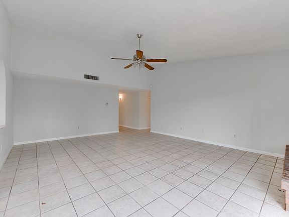 3rd image of 15702 Mendocino Dr