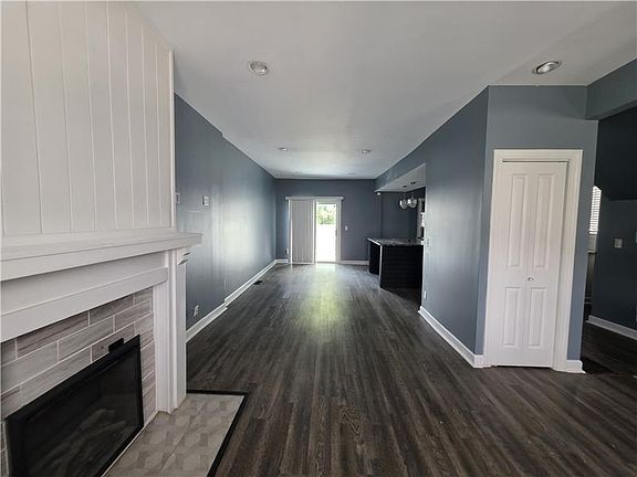 3rd image of 297 Johnson St