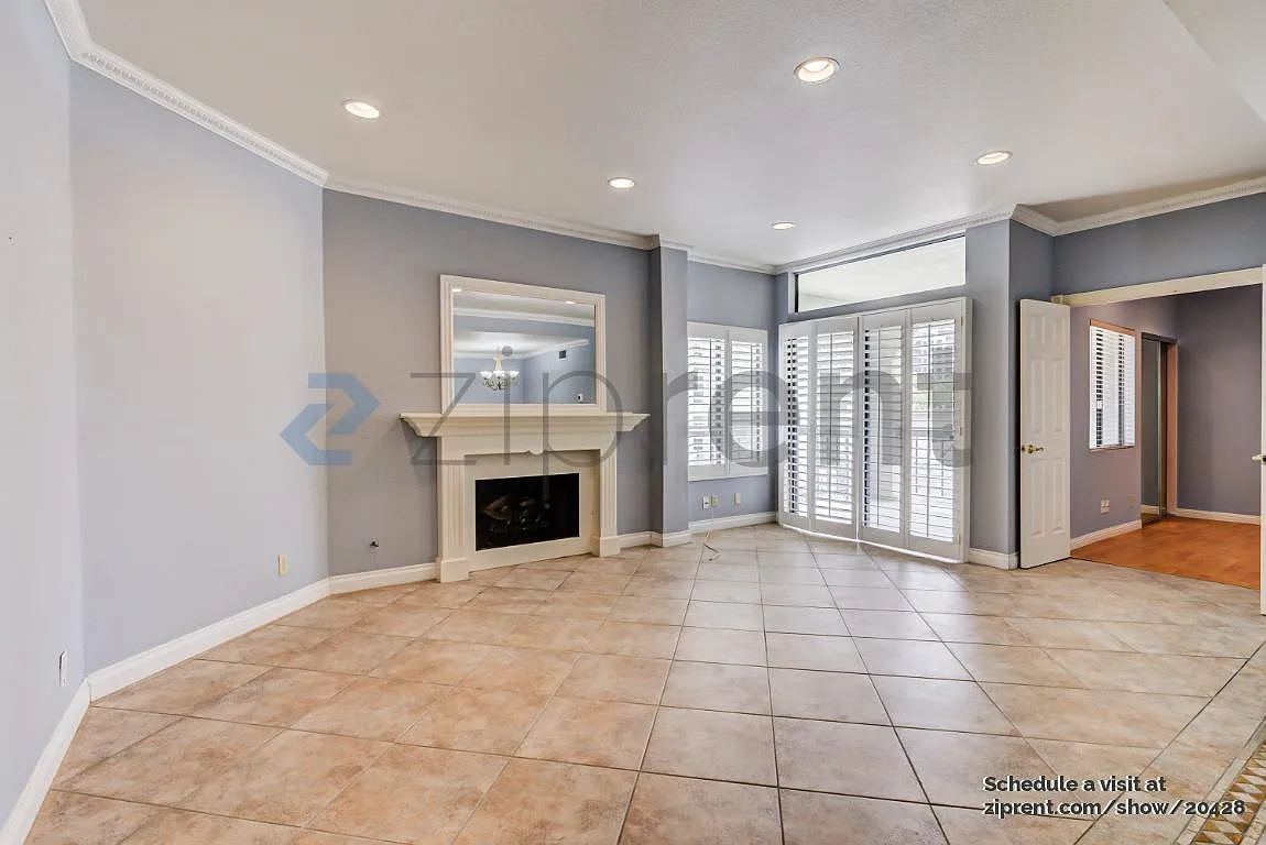 2 bed, 1.5 bath, 1016 sqft, $3,100 — Photo 4