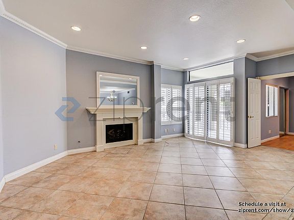 4th image of 601 N Kenwood St Unit 204