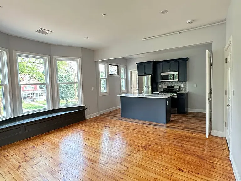 544 Whitney Ave — Photo 23