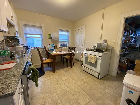 3rd image of 300 Boston Ave #2