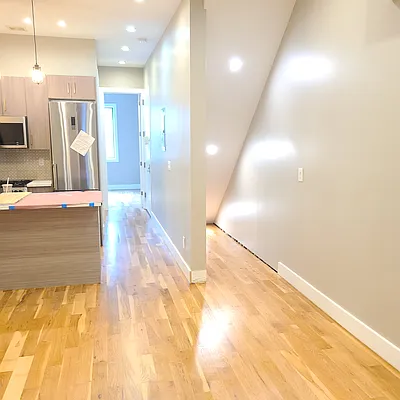 Rented by The Hamilton Group | media 10