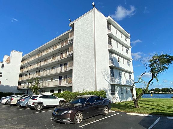2nd image of 8720 N Sherman Cir APT 102