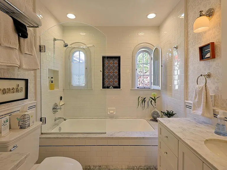 1027 Adella Ave — Photo 23