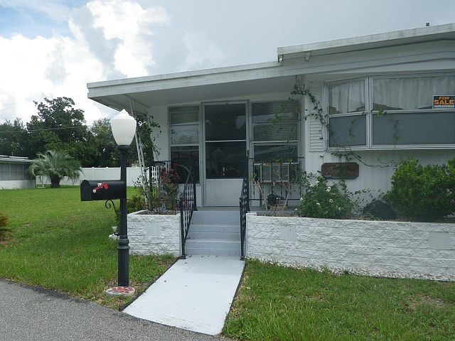 1st image of 81 Fleetwood Ave