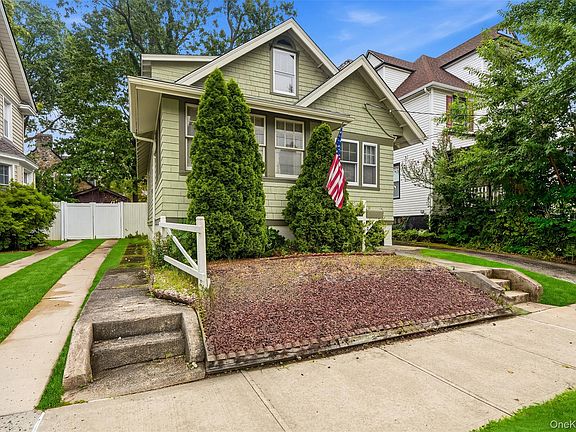 4th image of 215 Demorest Avenue